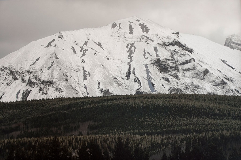 https://remote.mirunadragan.com/files/gimgs/th-12_Dragan06_TheMountainsAreMirrors1-web.jpg